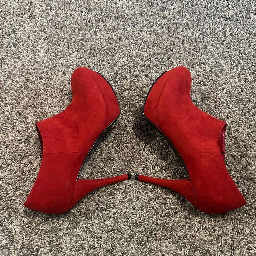 Marc Fisher Red Suede Booties Size 8 1/2